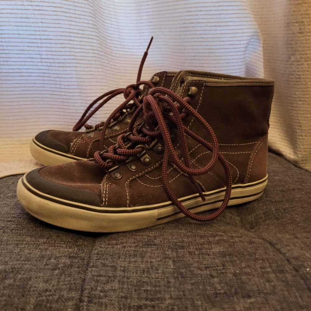 Bella Swan Breaking Dawn Part 1 Vans